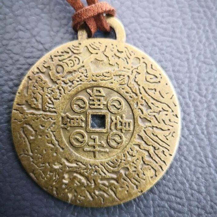 Money Amulet cambió la vida de Elena para mejor